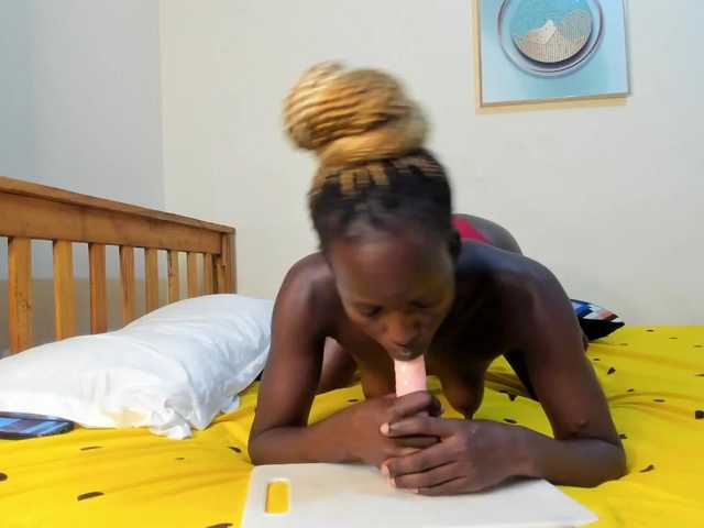 Paulacums's BongaCams show and profile