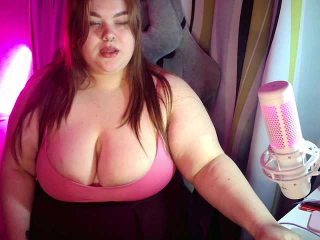 LovelyEmily's BongaCams show and profile