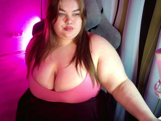 LovelyEmily's BongaCams show and profile