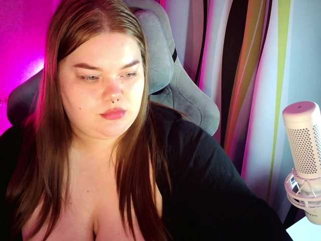 LovelyEmily's BongaCams show and profile