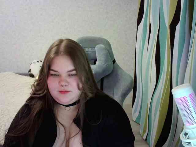 LovelyEmily webcam