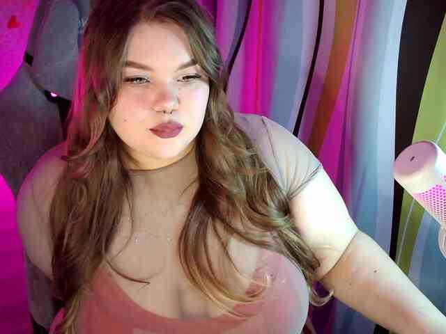 LovelyEmily webcam