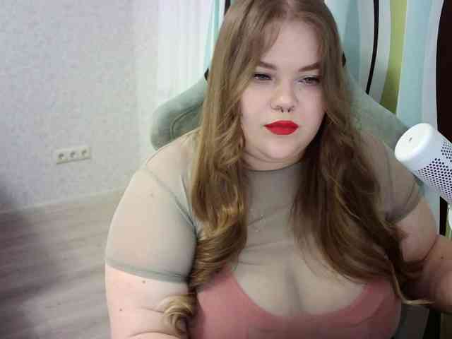 LovelyEmily webcam