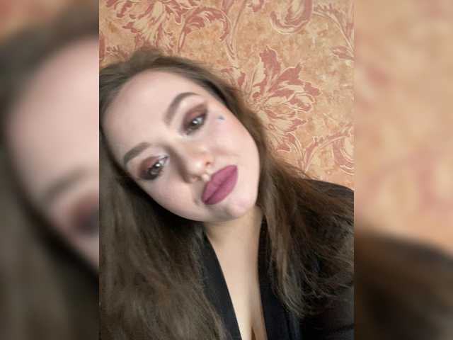 Mollyvood14062 – webcam model profile photo