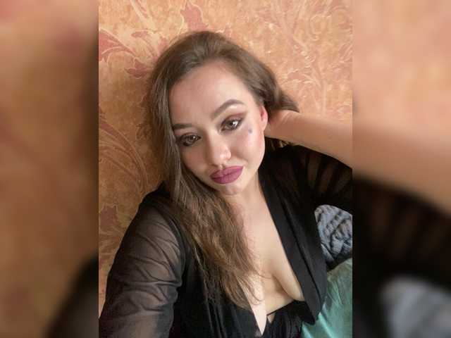 Mollyvood14062 – webcam model profile photo