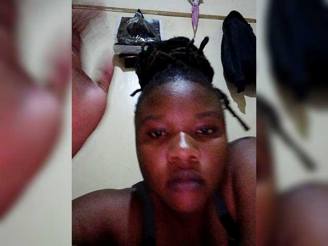 sharonnaomi – webcam model profile photo