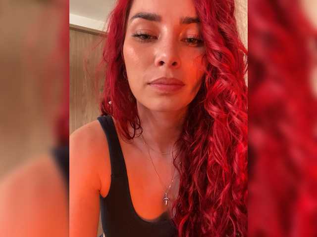 SophieRouge's BongaCams show and profile