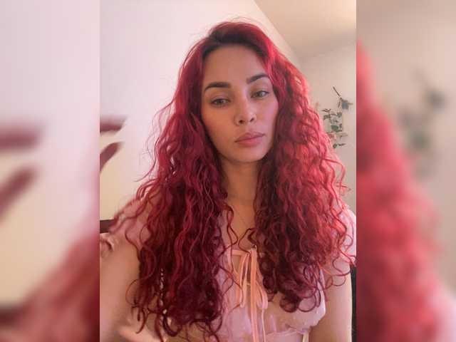 SophieRouge's BongaCams show and profile