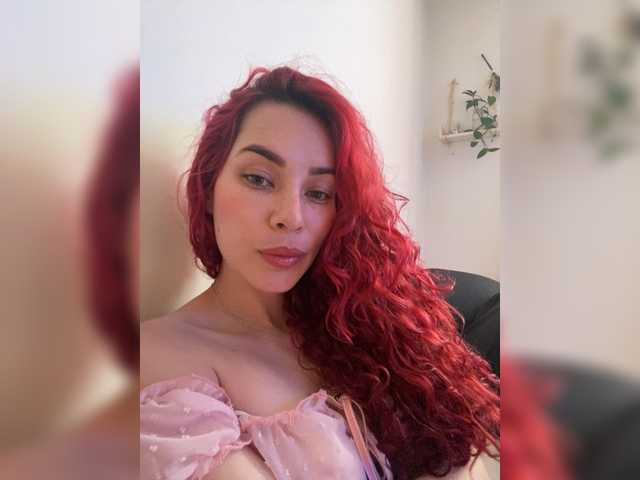 SophieRouge's BongaCams show and profile