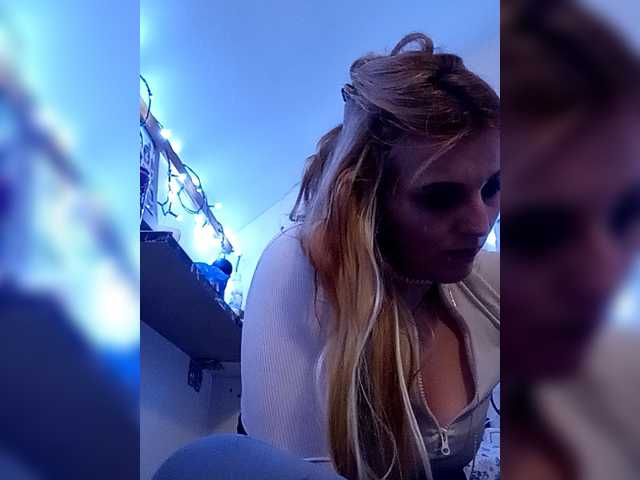 ICYEMA's BongaCams show and profile