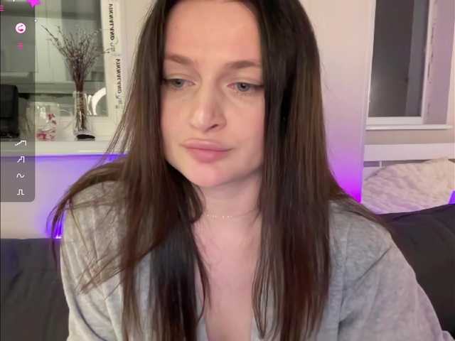 Moonika's BongaCams show and profile