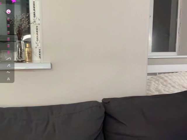 Moonika's BongaCams show and profile