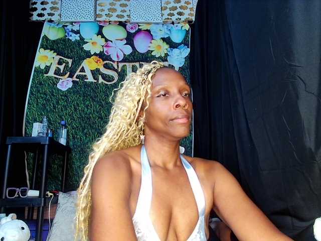 KatieKuada's BongaCams show and profile