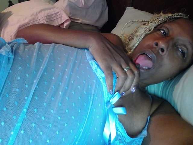 KatieKuada's BongaCams show and profile