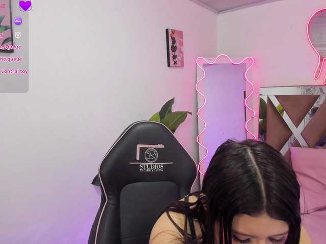 sharlot-tay's BongaCams show and profile