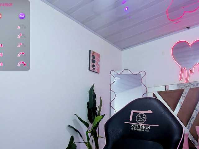 sharlot-tay's BongaCams show and profile