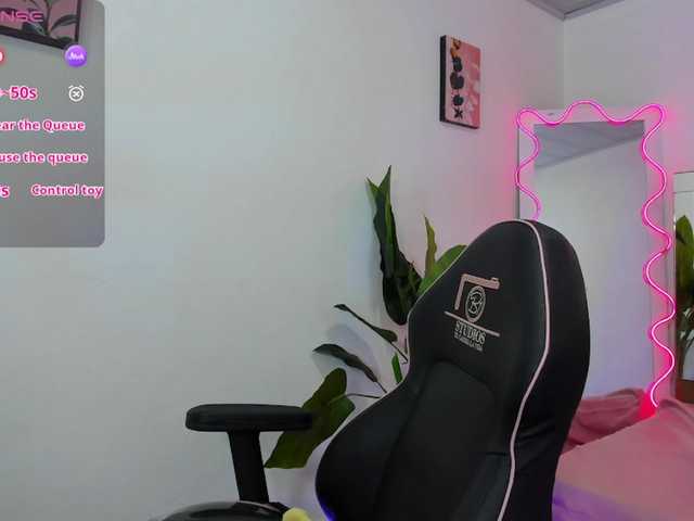 sharlot-tay's BongaCams show and profile