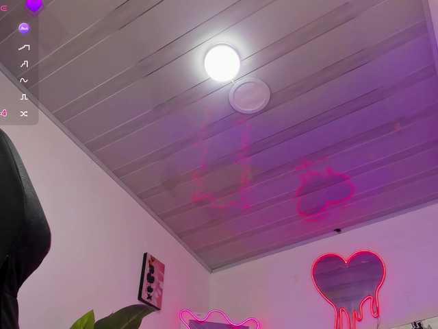 sharlot-tay's BongaCams show and profile