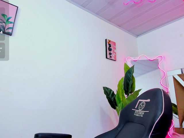 sharlot-tay's BongaCams show and profile