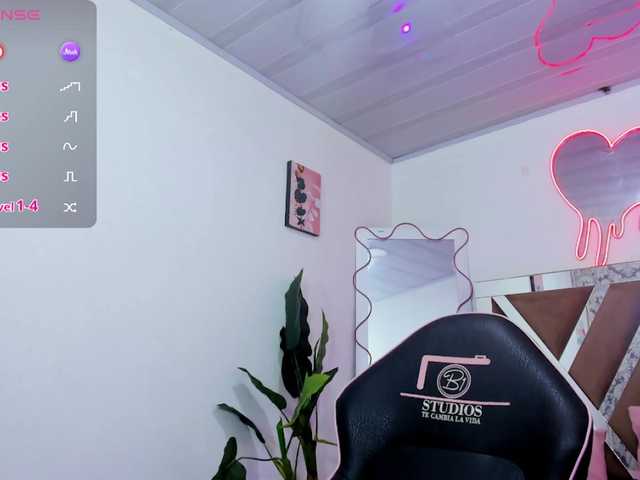 sharlot-tay's BongaCams show and profile