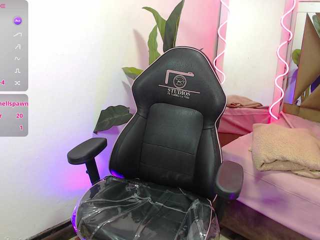 sharlot-tay's BongaCams show and profile