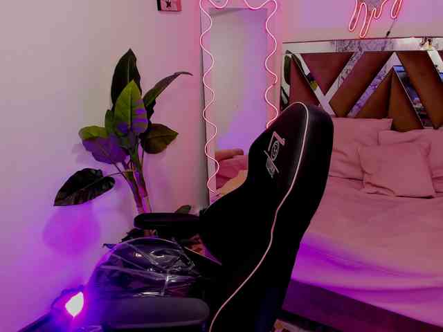 sharlot-tay sharlot-tay