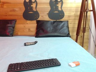 ArianaRouge Porn Show