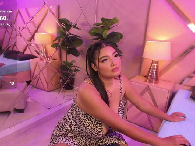 ArianaRouge's BongaCams show and profile