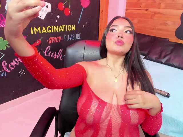 ArianaRouge's BongaCams show and profile