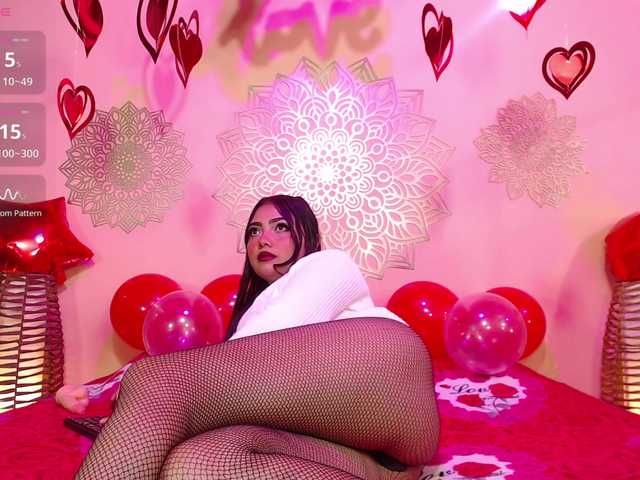 ArianaRouge's BongaCams show and profile