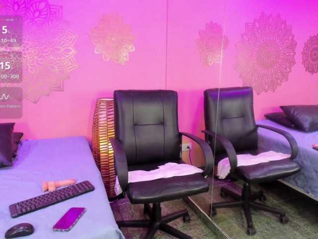 ArianaRouge's BongaCams show and profile