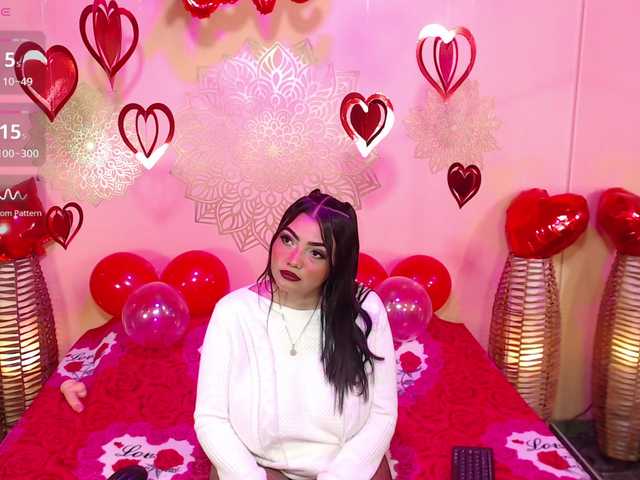 ArianaRouge's BongaCams show and profile