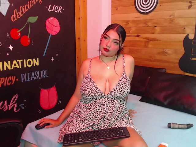 ArianaRouge's BongaCams show and profile