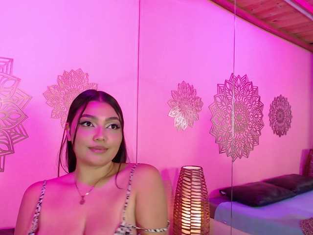 ArianaRouge's BongaCams show and profile