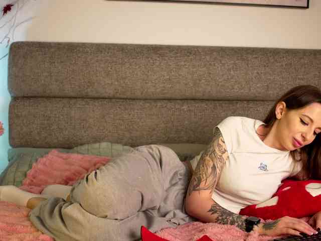 BabyMVD Live Webcam on BongaCams