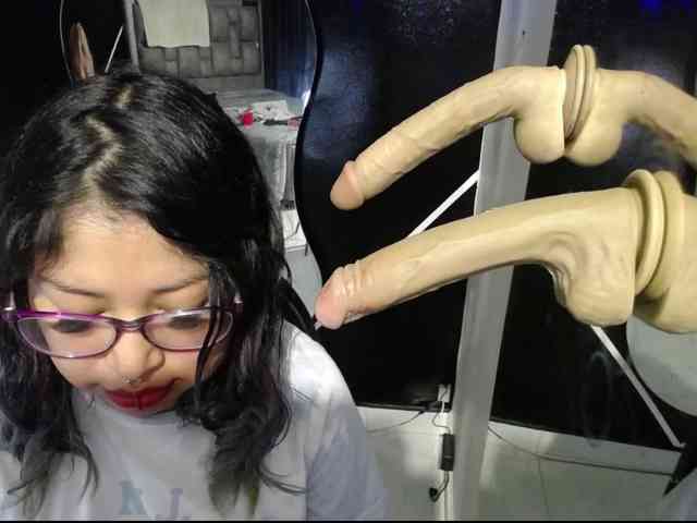 hikonojan Live Webcam on BongaCams