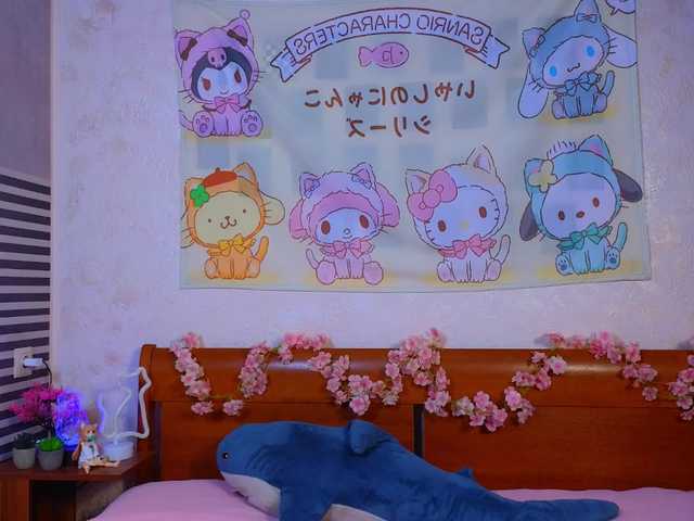 MiaColour's BongaCams show and profile