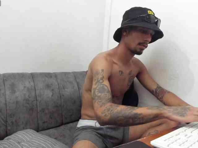 Bardjhonson13 Live Webcam on BongaCams