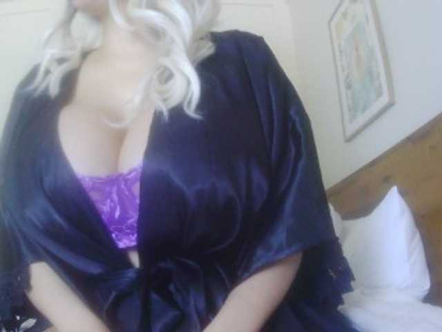 AmberAlena's BongaCams show and profile