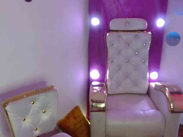 Ashley-Stone Ashley-Stone