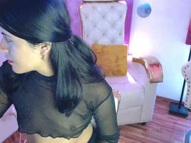 Ashley-Stone Ashley-Stone