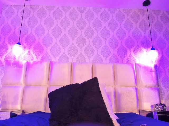 KendallWiings from BongaCams