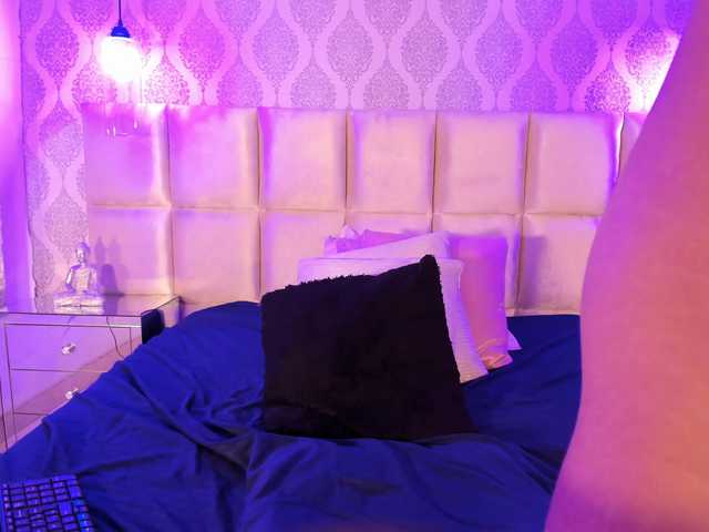 KendallWiings's BongaCams show and profile