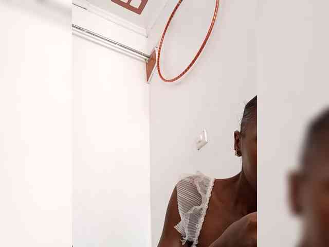 Seductivehoney2 webcam