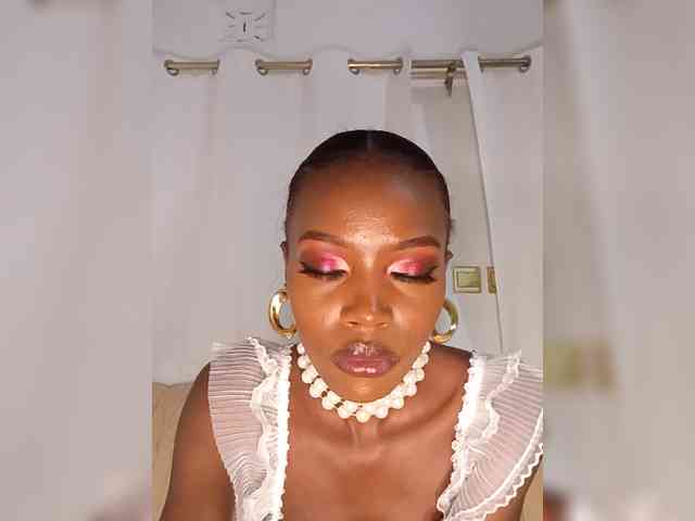 Seductivehoney2 webcam