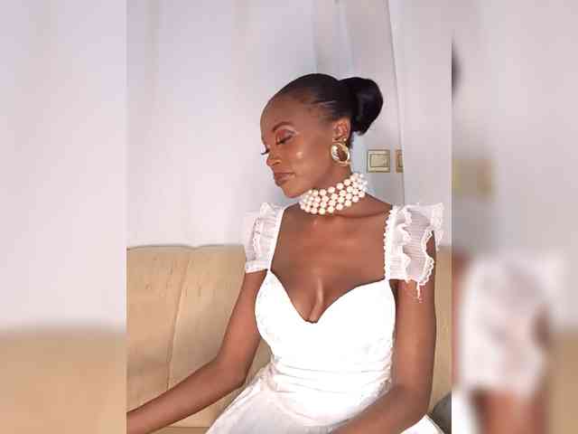 Seductivehoney2 webcam