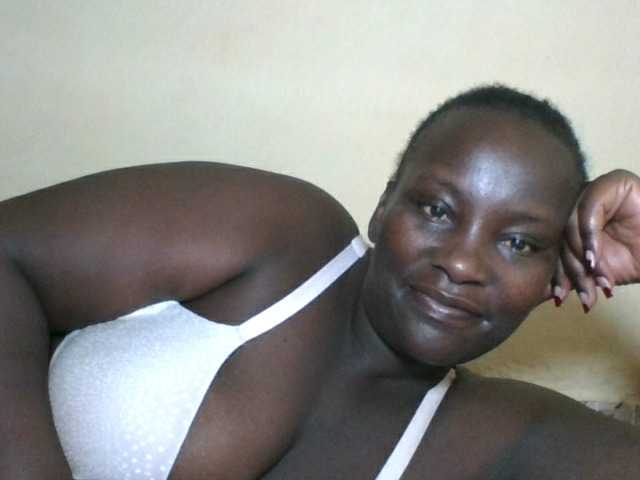 le modèle Blackbeauty001 est en webcam porno dans un show sur le site bongacams, il possède les tags suivants: Ebony,Brunette,Hairy