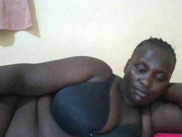 Blackbeauty001 Live Webcam on BongaCams