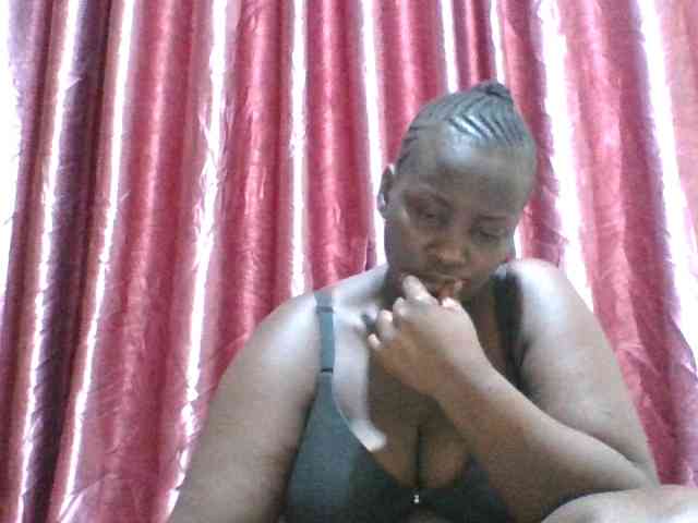 Blackbeauty001 Live Webcam on BongaCams