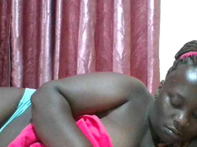 Blackbeauty001 Live Webcam on BongaCams